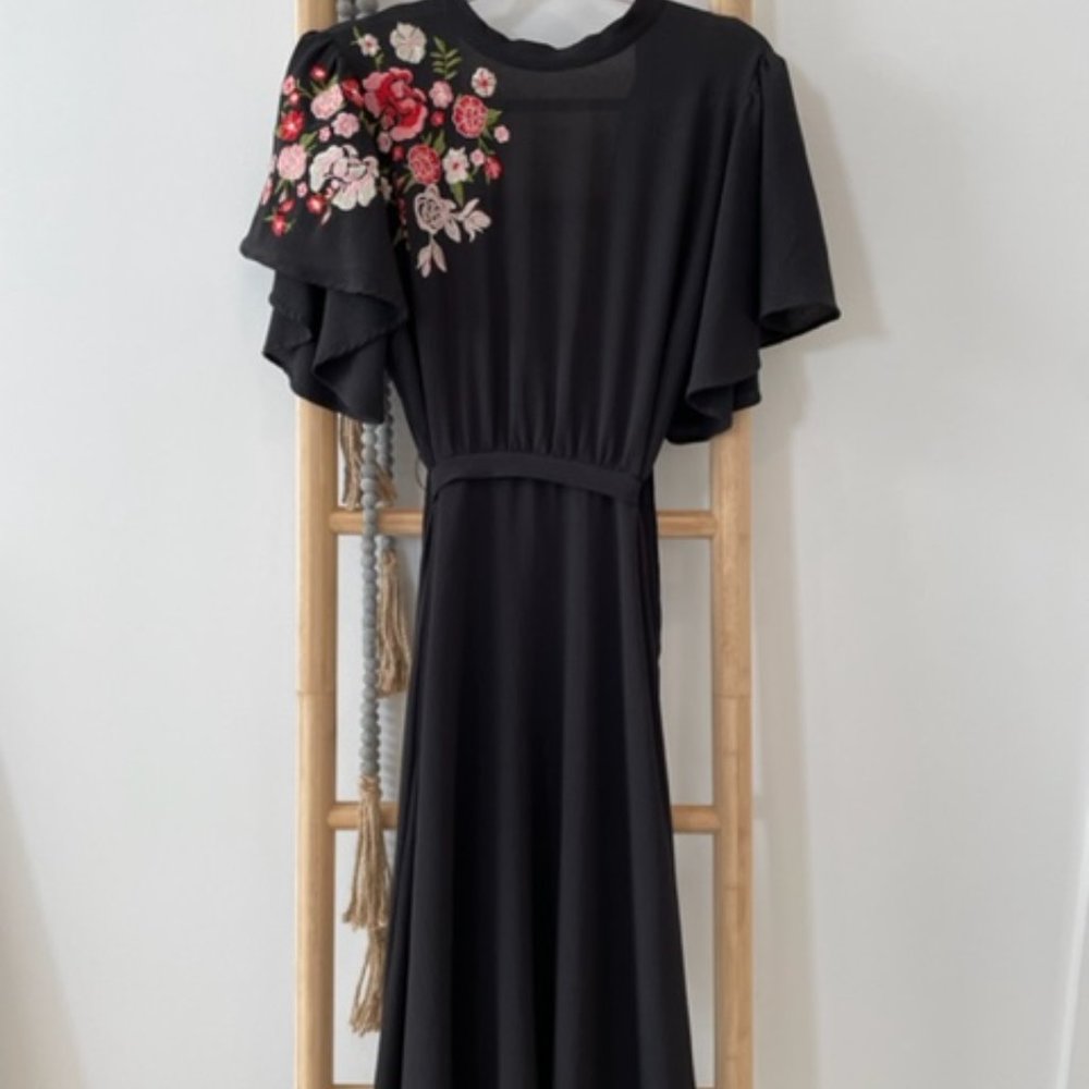 Black dress with embroidered flowers, Shien Curve,  Gorgeous  - Size 1XL